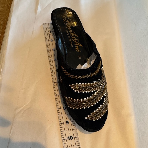 Huma Blanco HAND BEADED Slippers Black Velvet Elegant Beaded size 9 US women - Picture 6 of 8